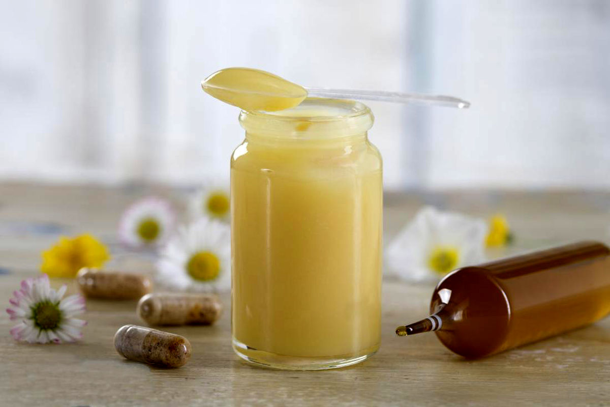 ژل رویال چیست و چه خواصی برای زنان و مردان دارد ؟ 
