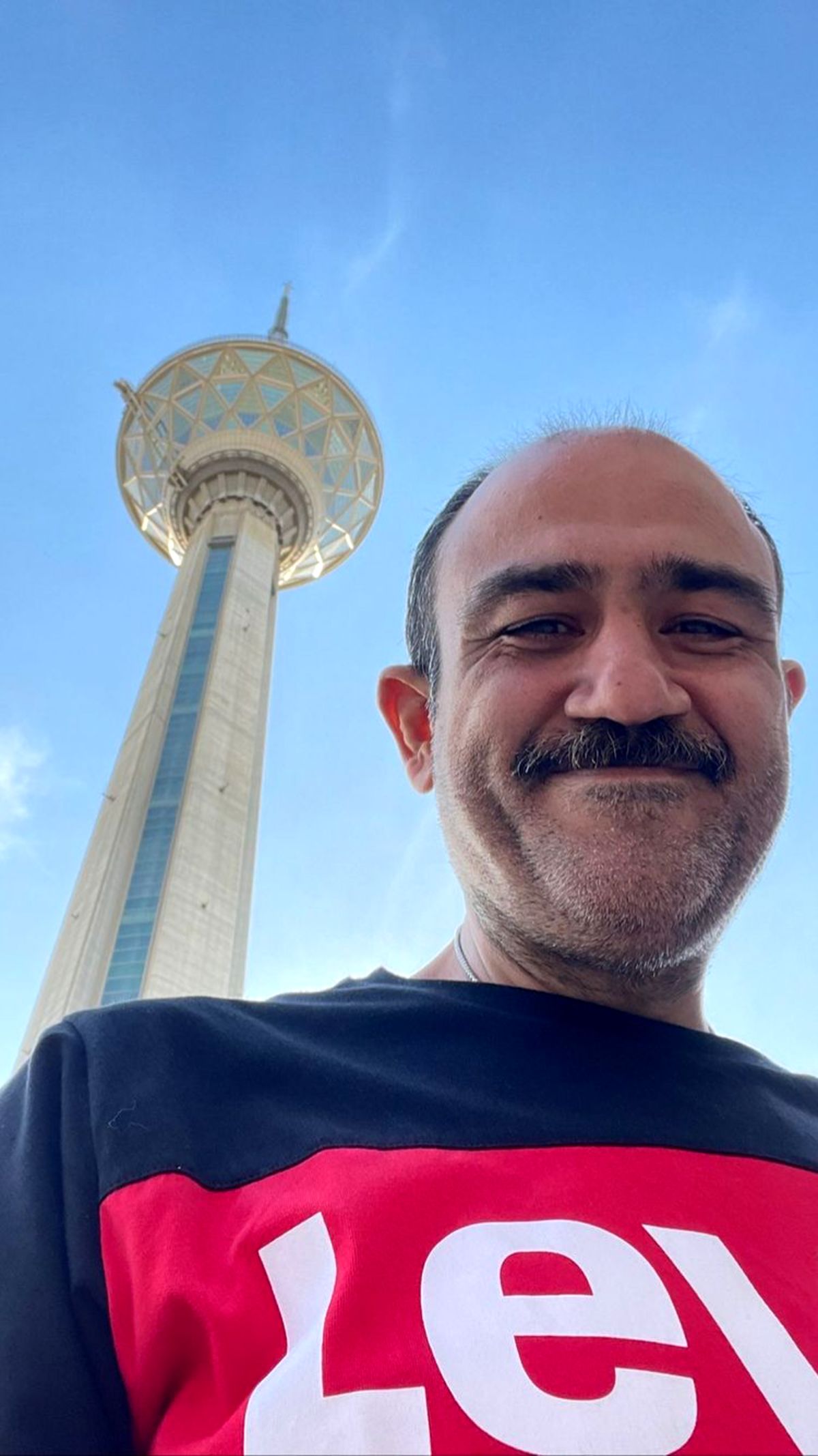 مهران غفوریان زیر برج مشهور + عکس