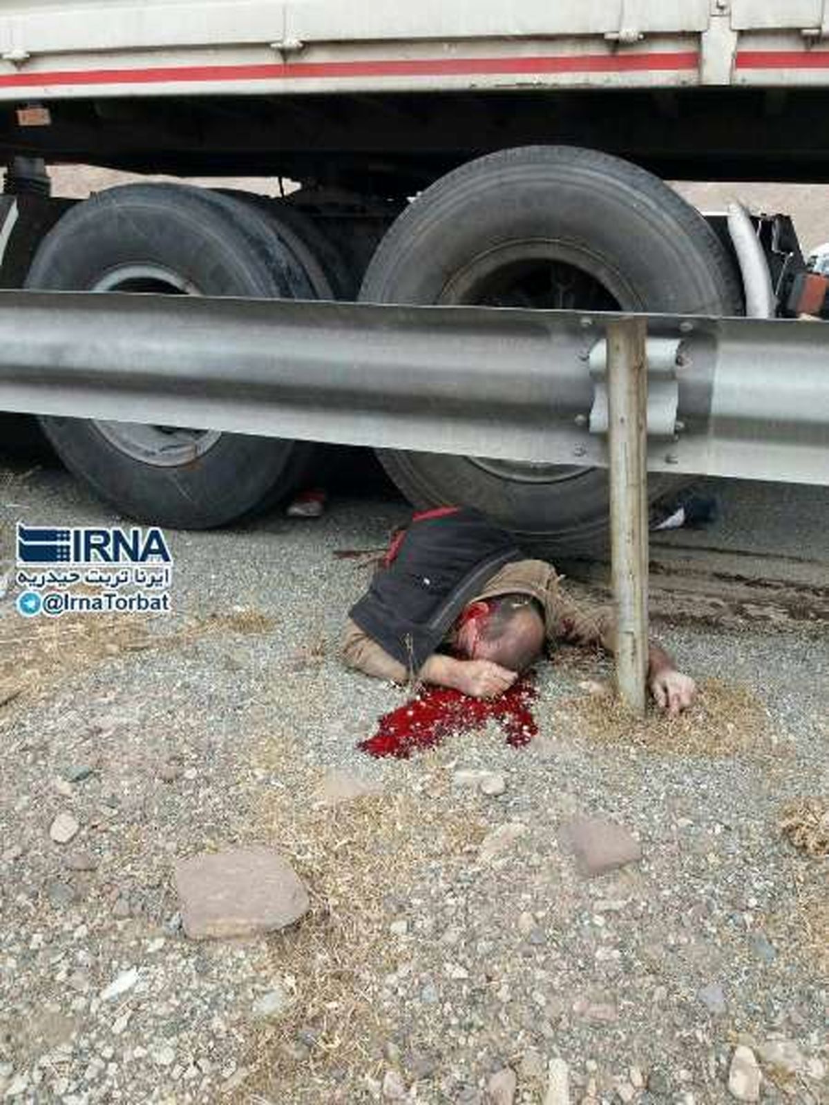 مرگ وحشتناک راننده بدلیل بی احتیاطی در کمربندی 