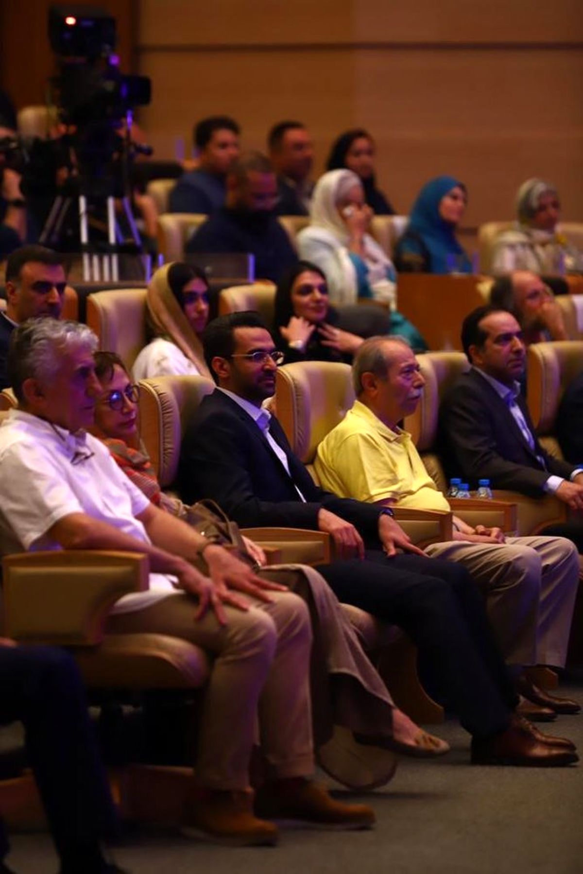 رضا رشیدپور وزیر ارتباطات را به کیش کشاند+عکس