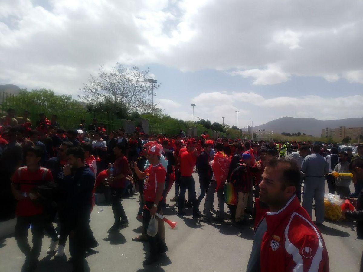 حاشیه‌های پیش از دیدار ذوب آهن - پرسپولیس