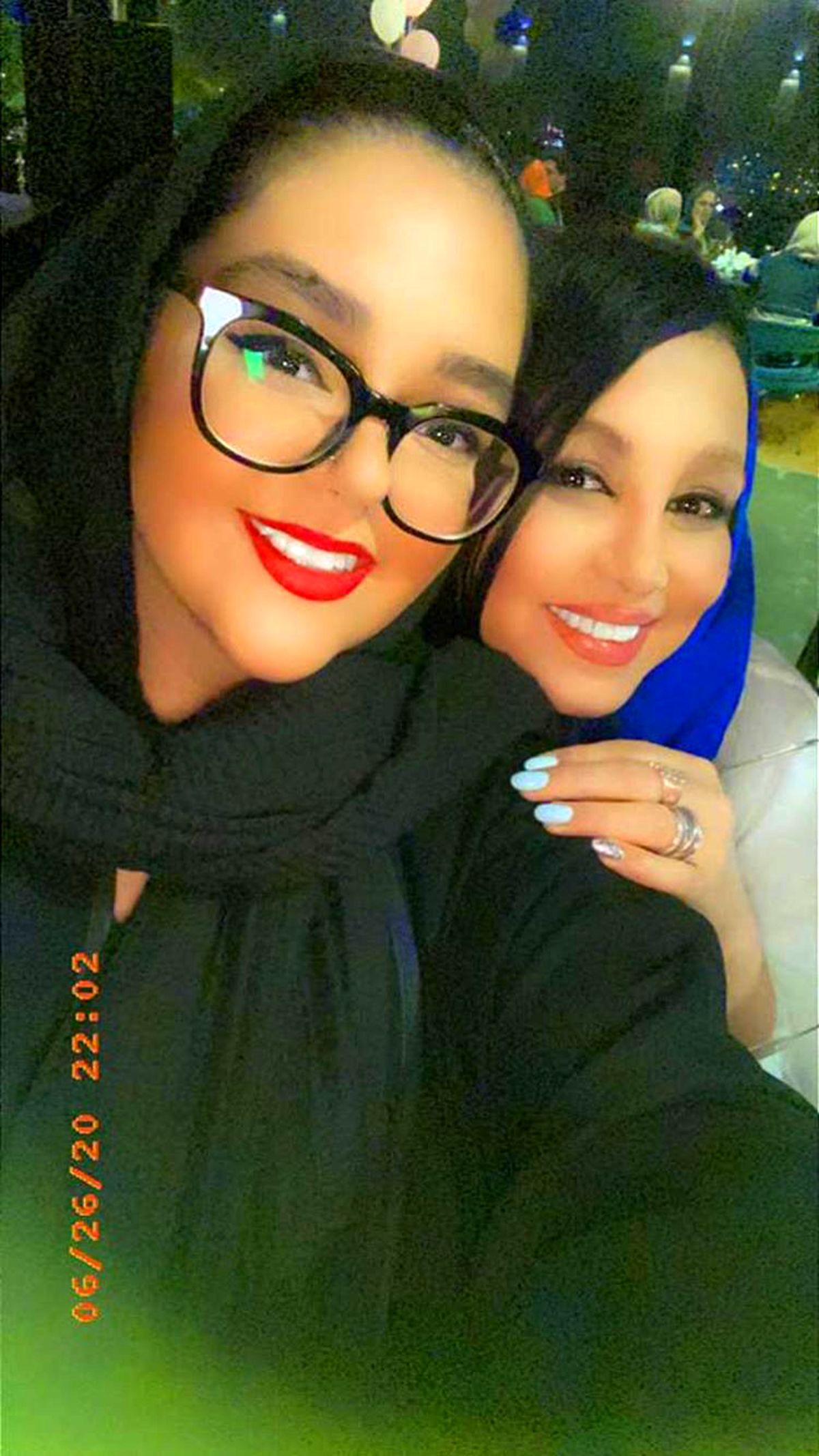 سلفی بهنوش بختیاری با هوادارش + عکس