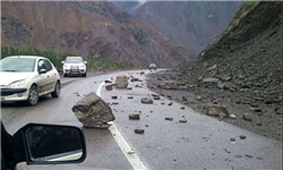 ترافیک روان در اغلب جاده‌ها/ محور هراز مسدود شد