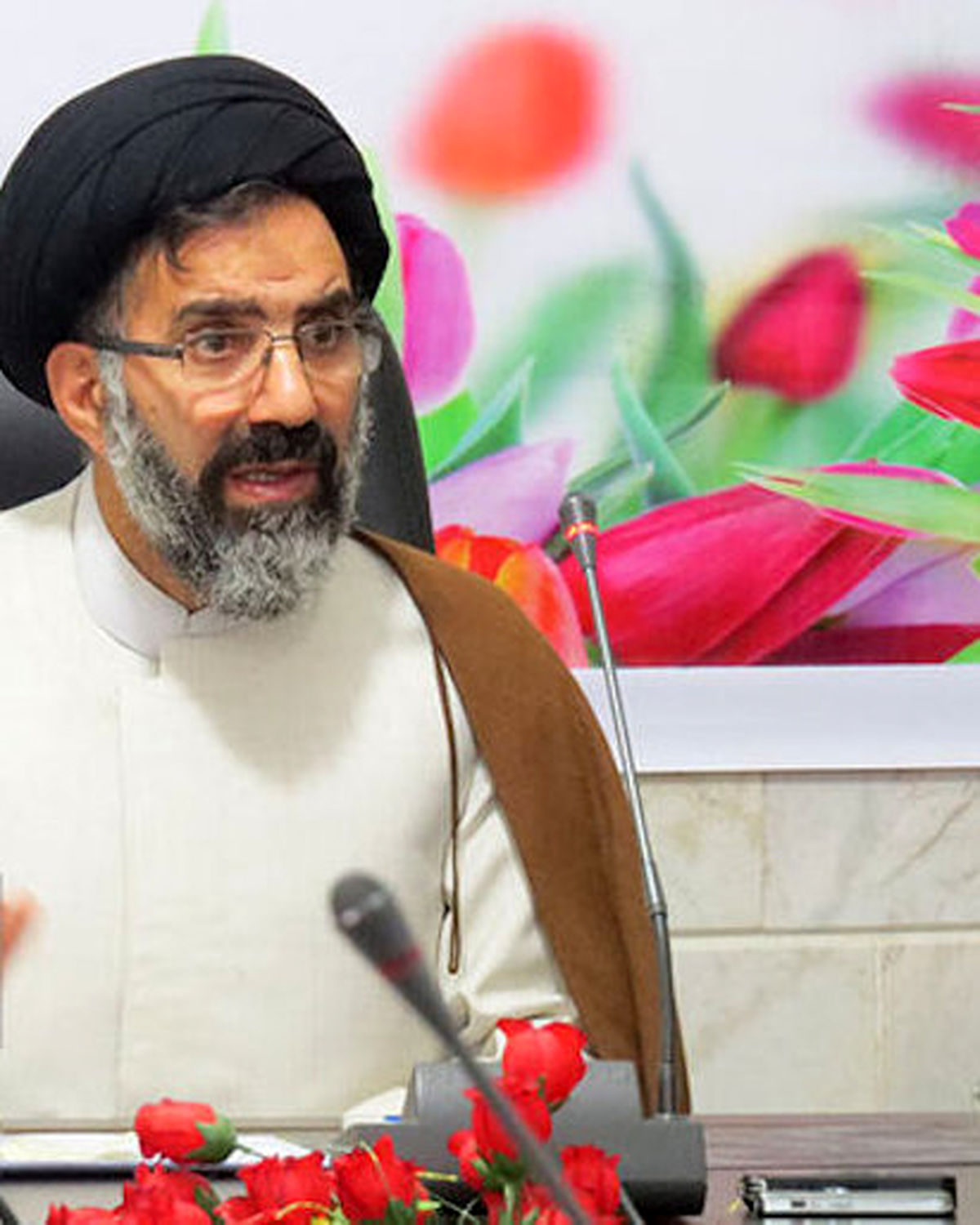 مسئولان به جای فرار از انتقاد، خودشان را اصلاح کنند