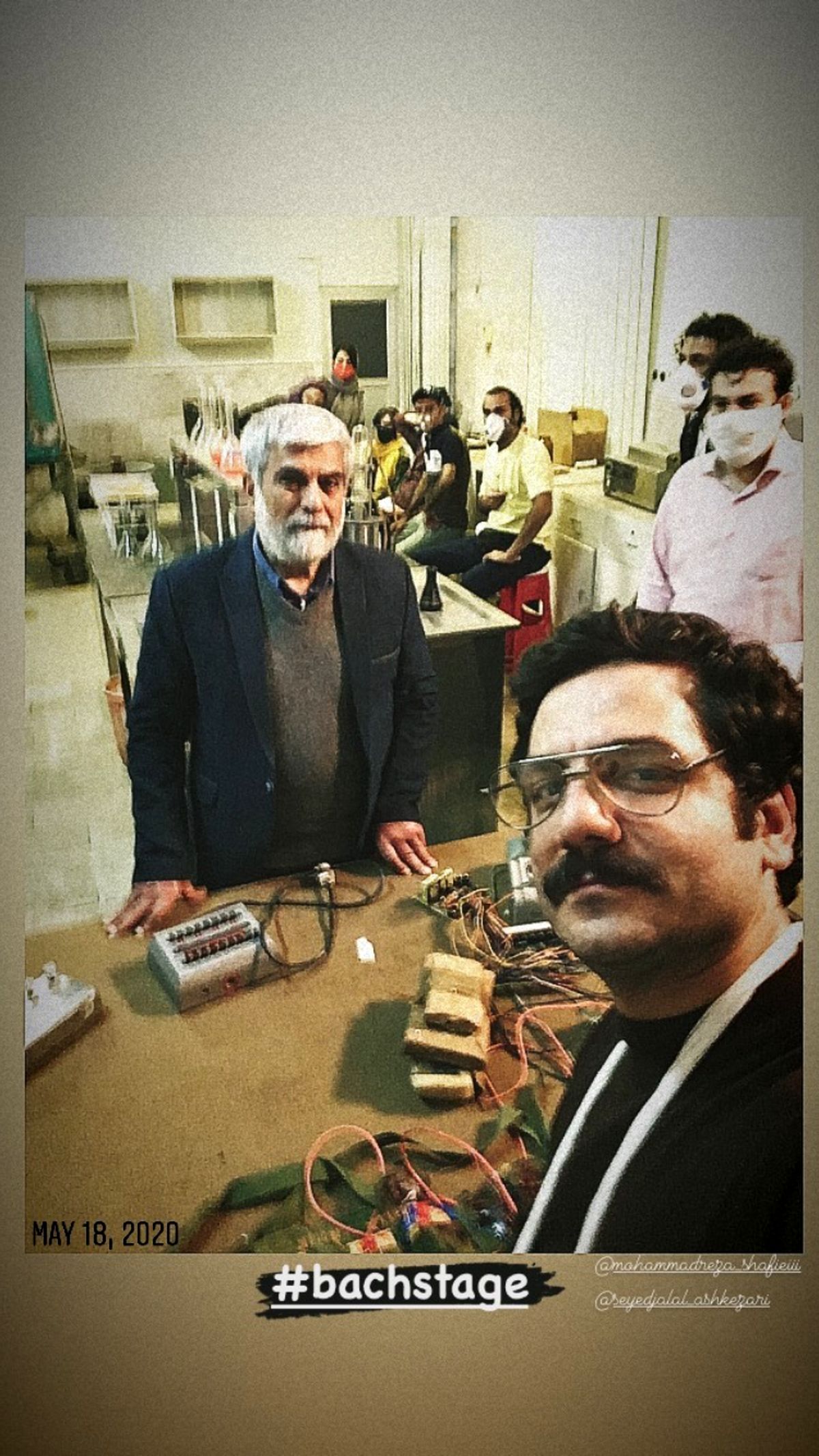 سلفی عباس غزالی با بازیگران شاهرگ + عکس