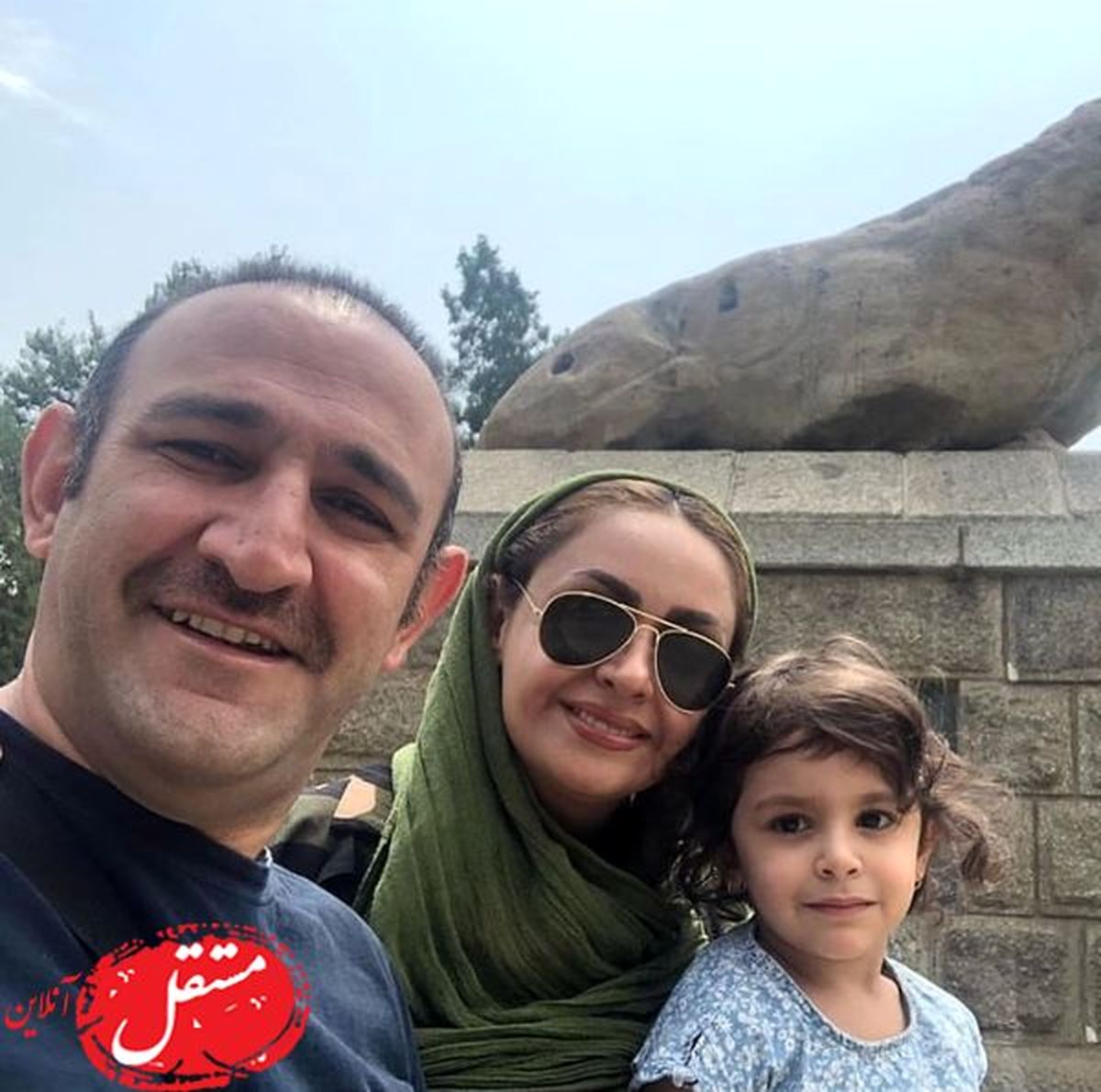 گردش اوس موسی و همسر و دختر شیطونش در طبیعت+عکس