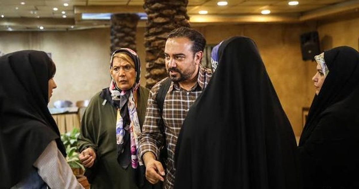 درگیری بازیگر مرد با خبرنگار زن+ عکس