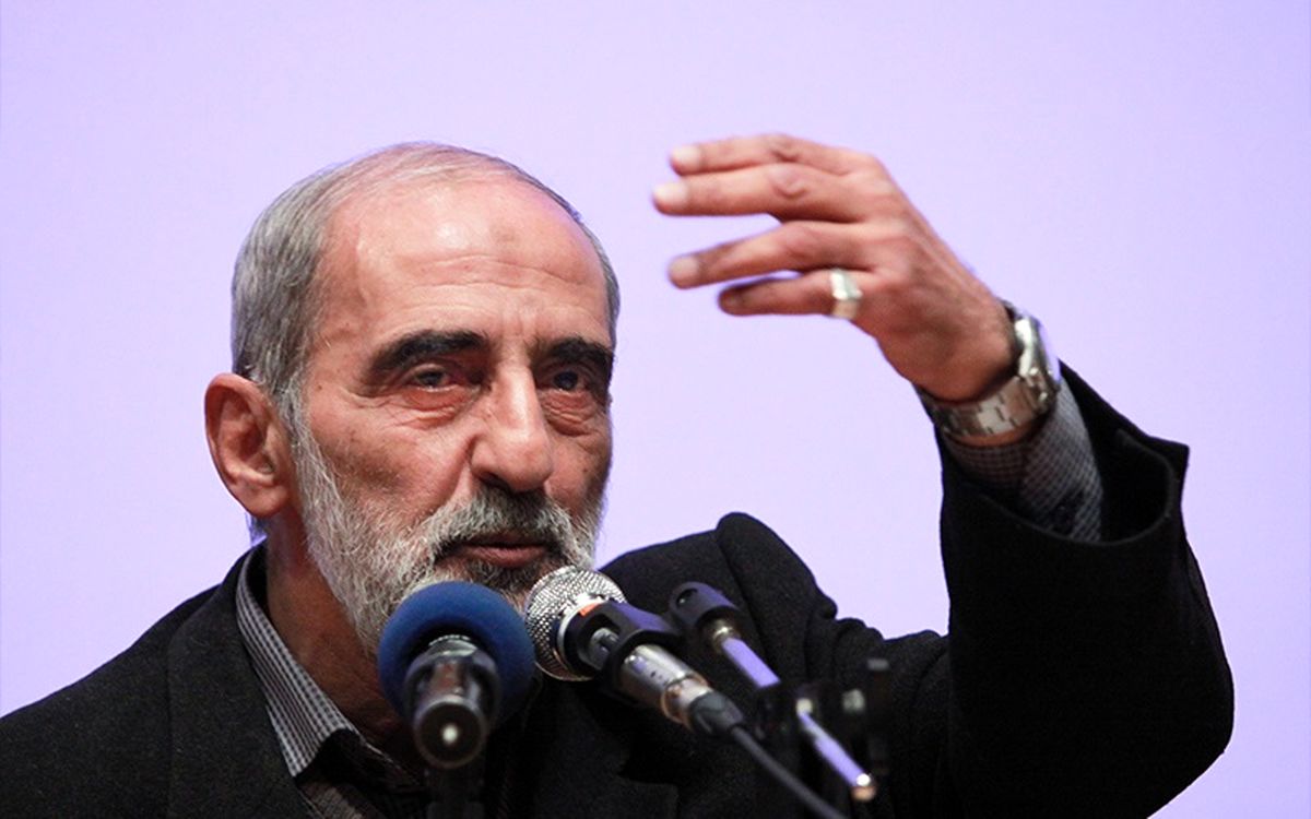 شریعتمداری:برخی مسئولان دموکراسی را با آنارشیسم و هرج و مرج طلبی اشتباه گرفته‌اند 