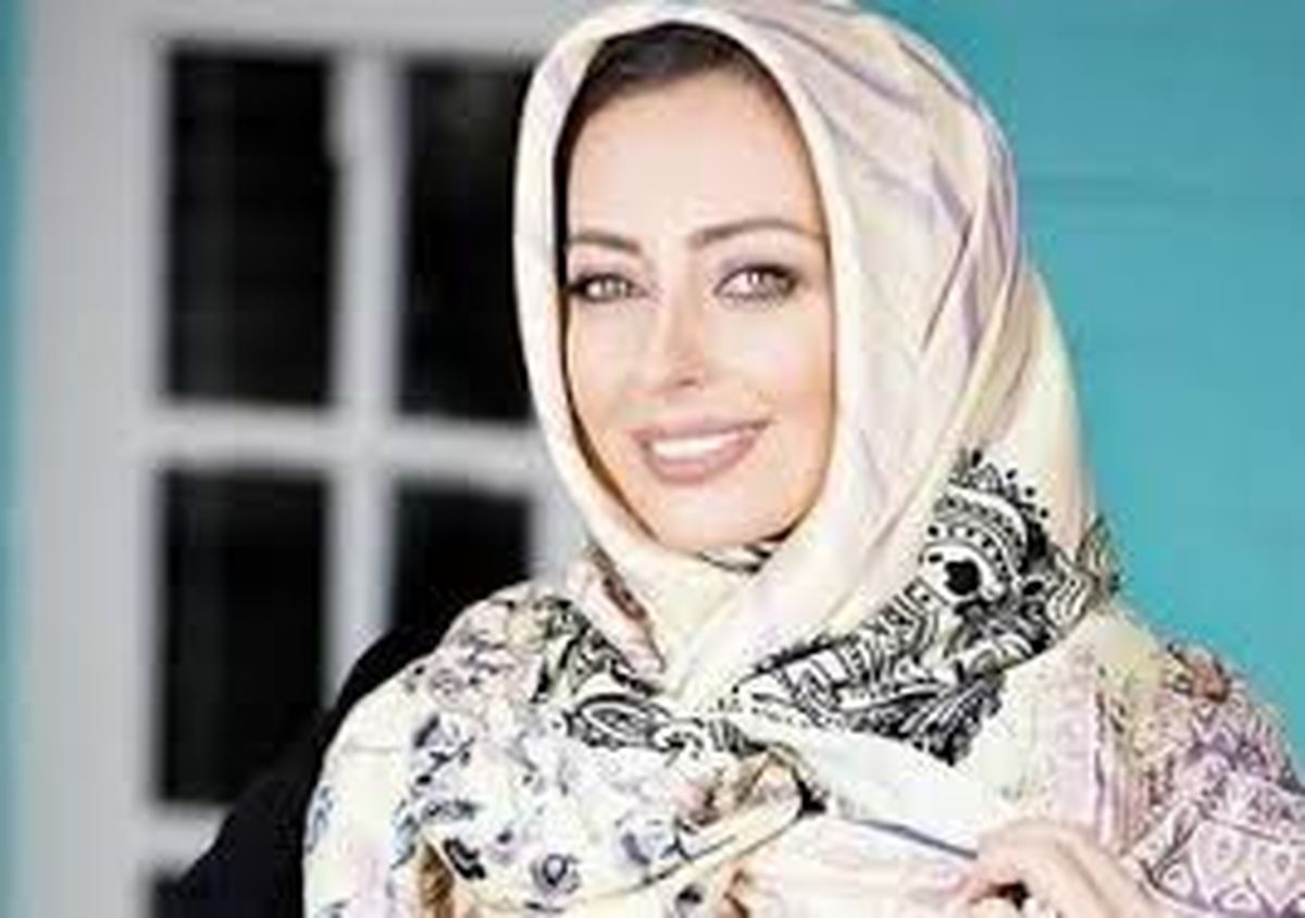 نفیسه روشن با تیپ سرتا پا نئونی
