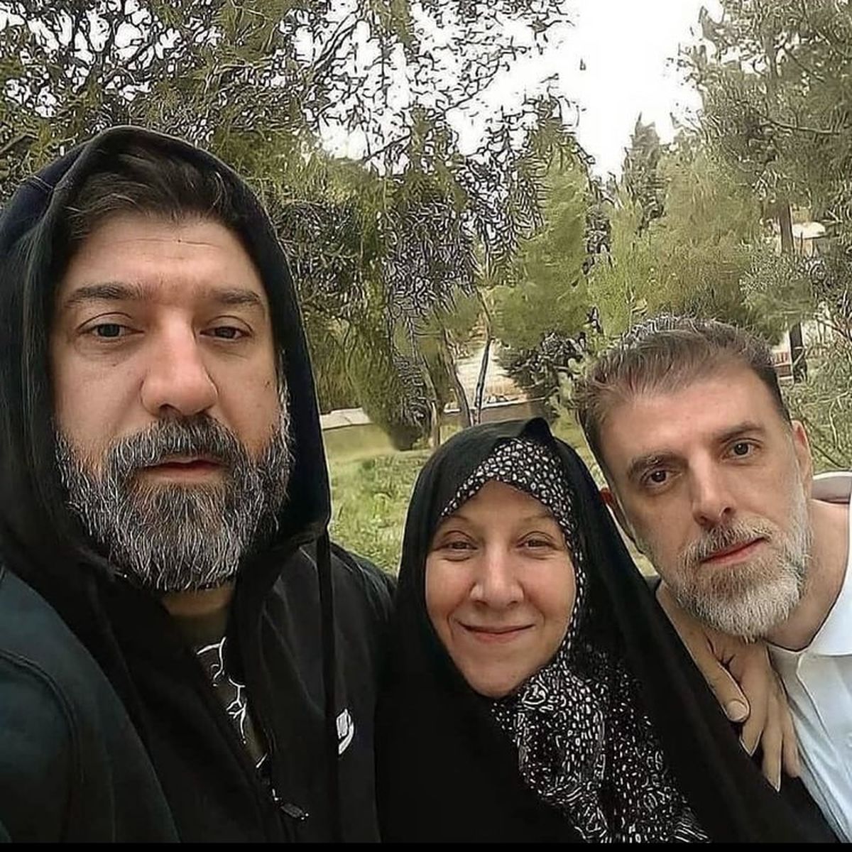 مرحوم علی انصاریان در کنار مادر و برادرش + عکس