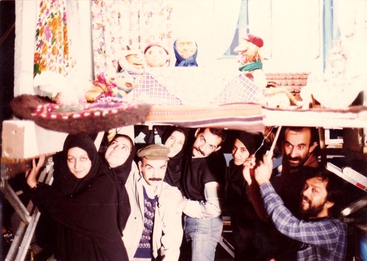 عکس قدیمی  فاطمه معتمد آریا و حسن پورشیرازی در خانه مادربزرگ