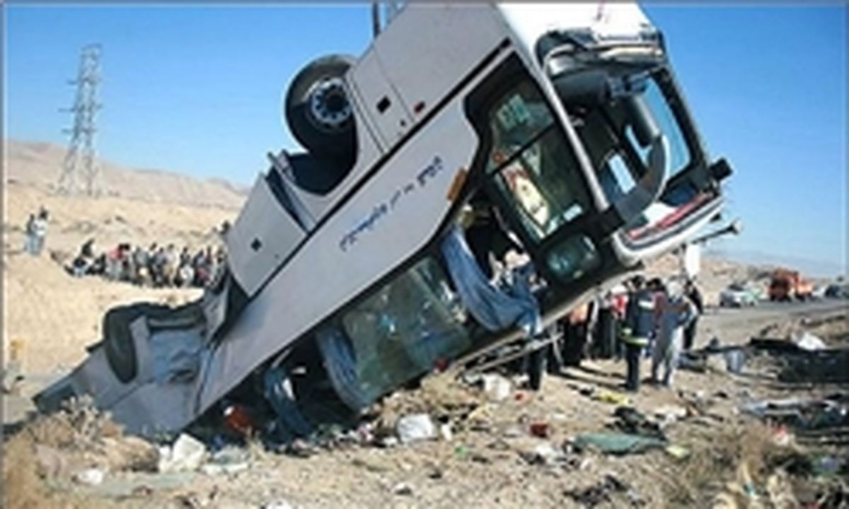مصدومیت 30 زائر اربعین  به دلیل واژگونی اتوبوس