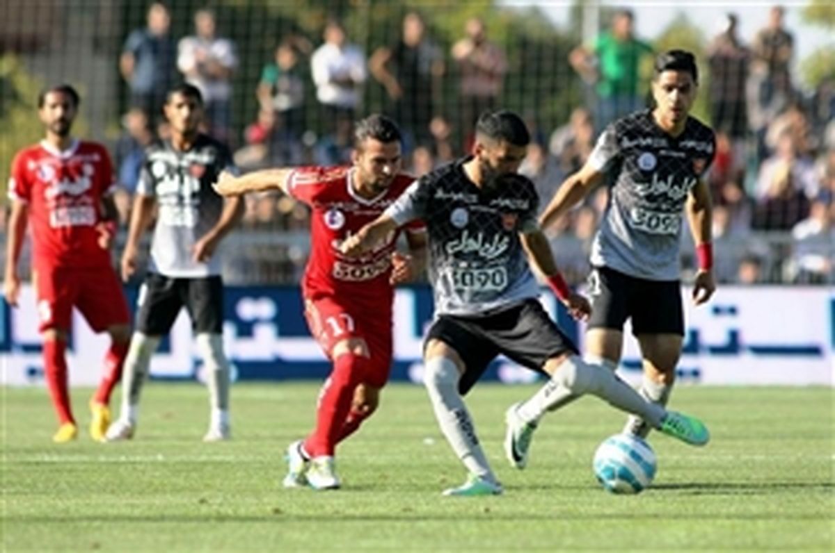 دوئل عجیب پرسپولیس و تراکتور بیرون از زمین