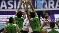 مدال طلا بر گردن مردان والیبال نشسته