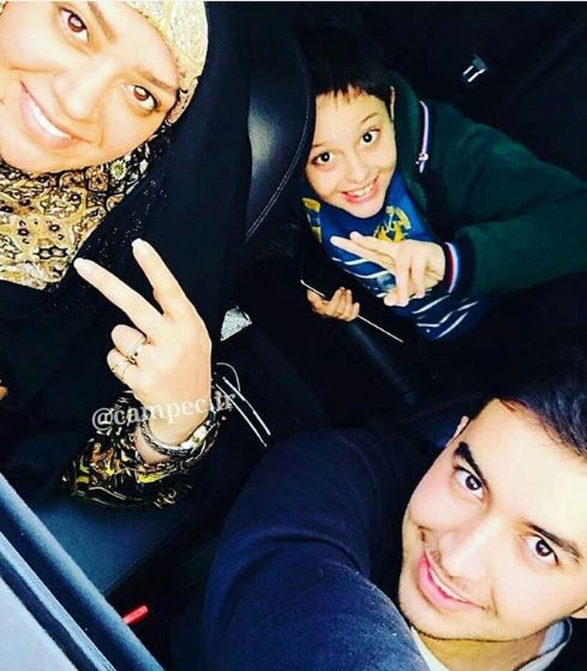 «الهام چرخنده» با پسرانش