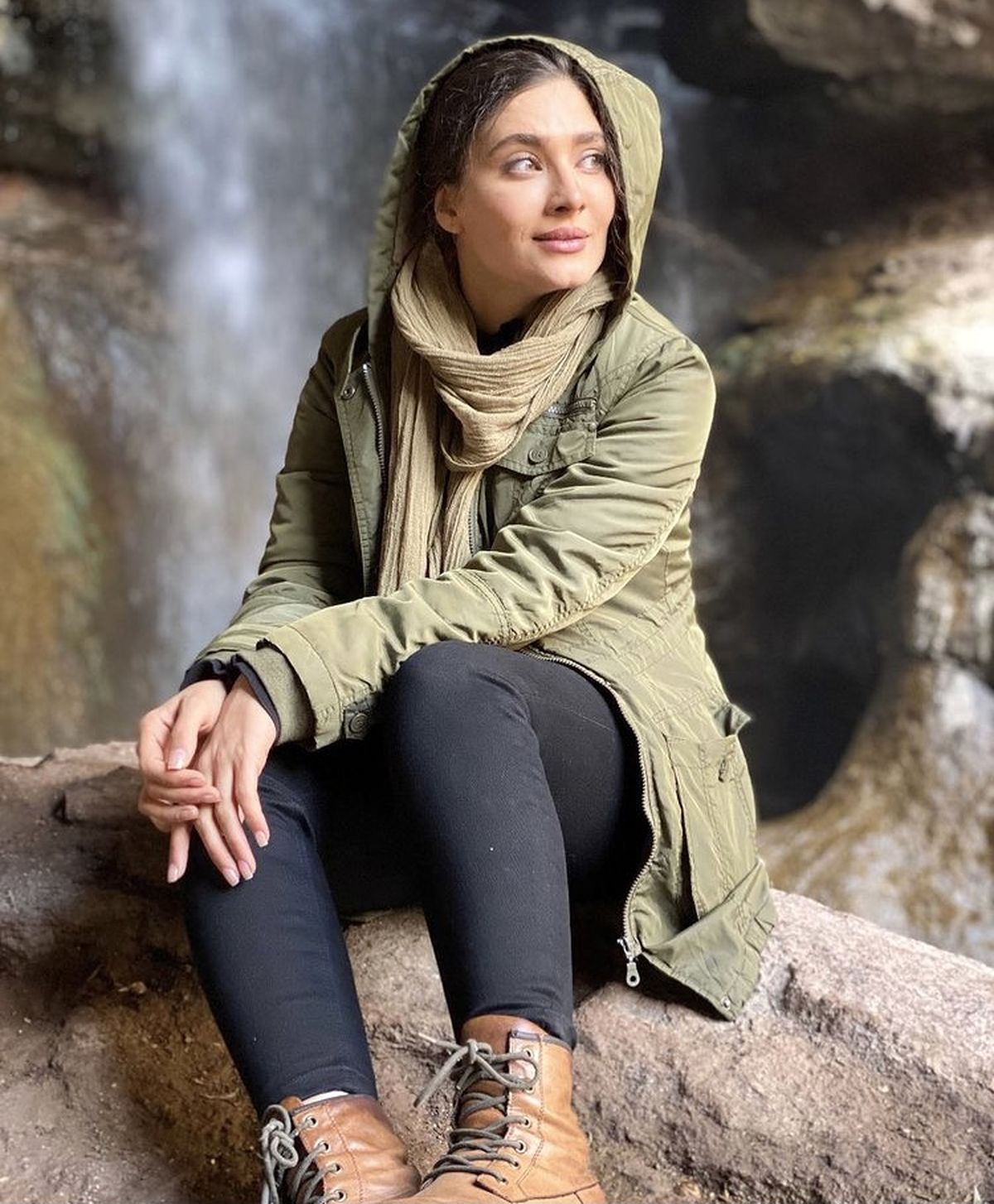 ساناز سعیدی در طبیعتی بکر + عکس