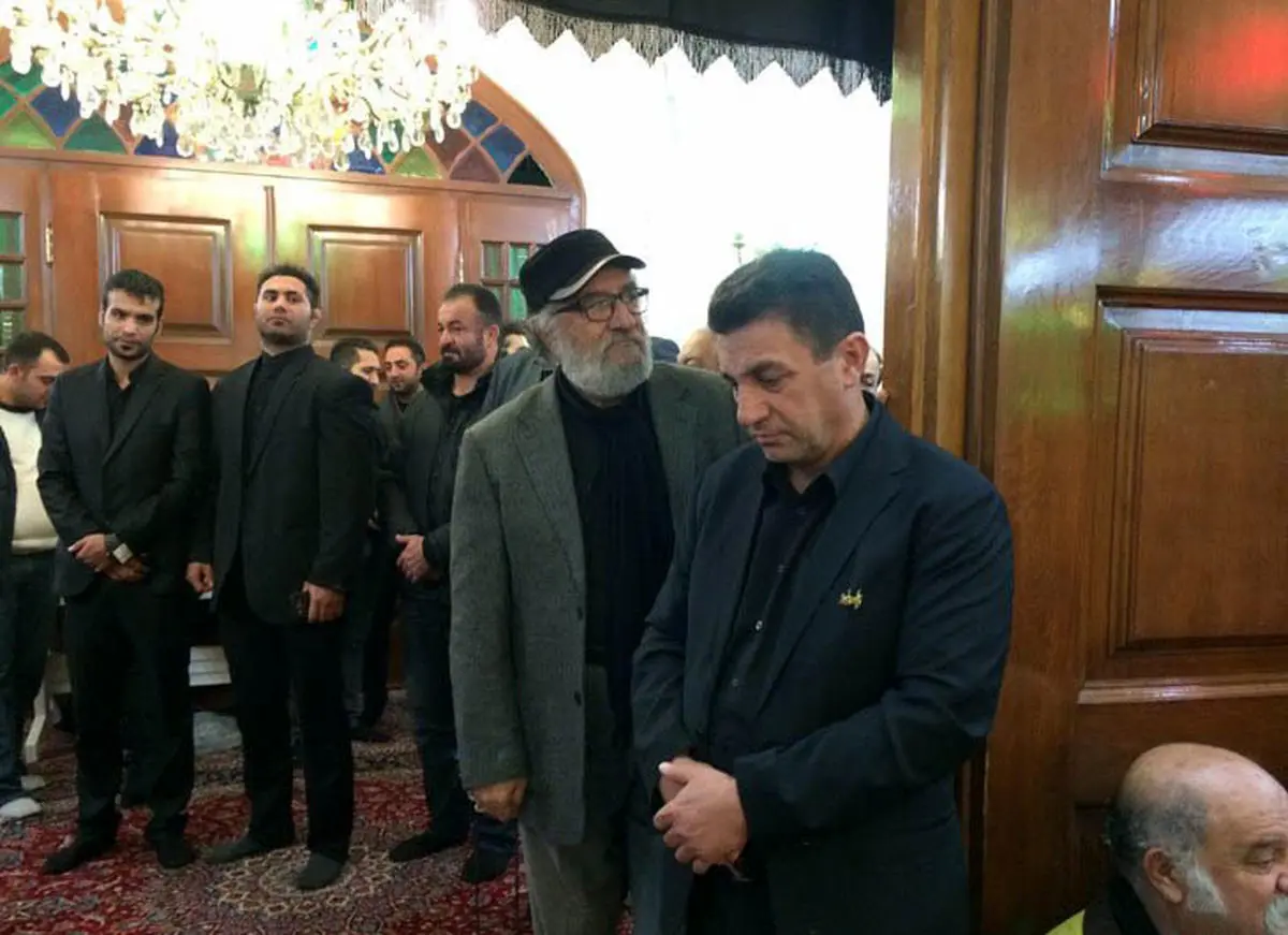 عزاداری فوتبالی ها و سیاسیون در اربعین/عکس