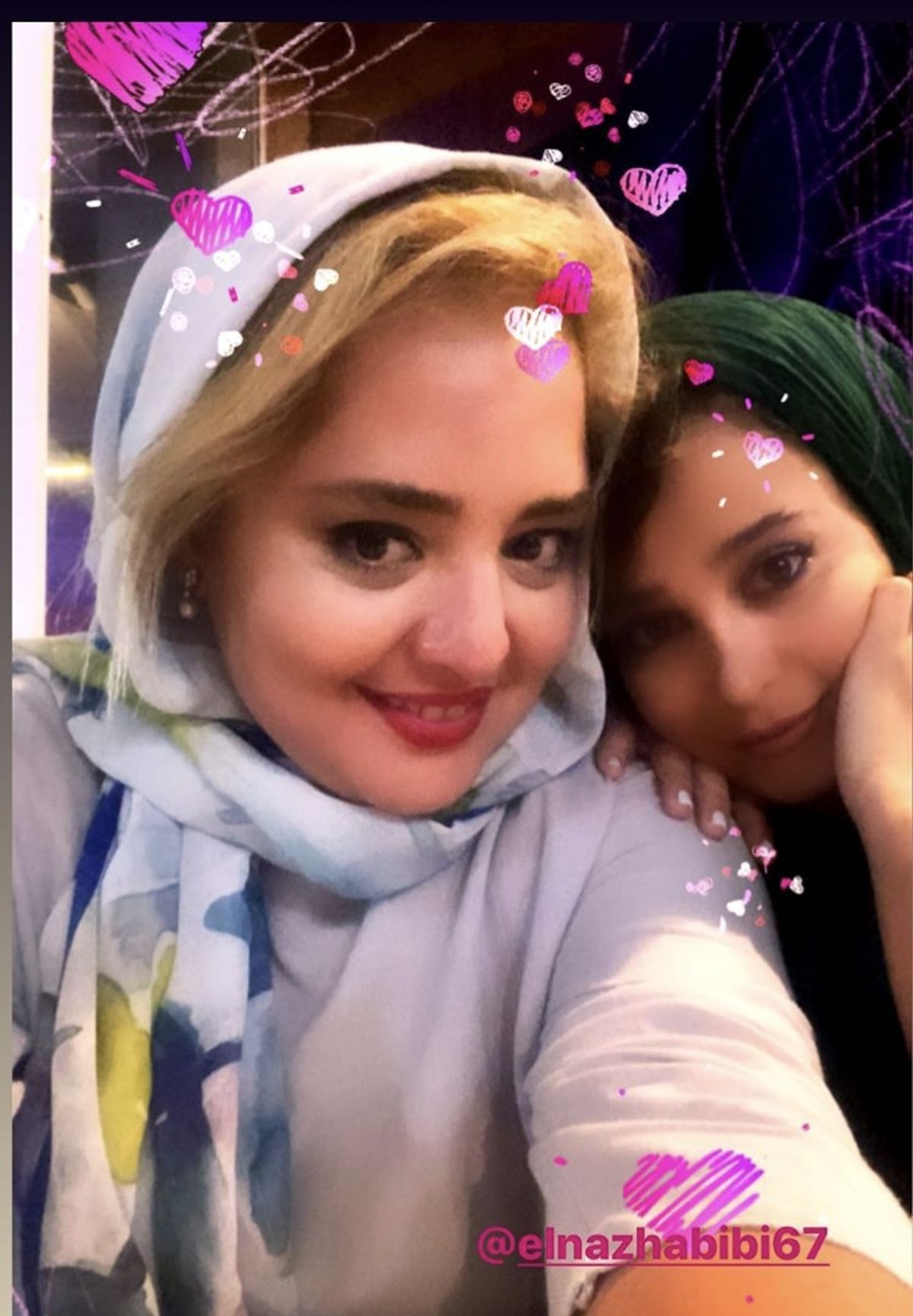 سلفی نرگس محمدی با الناز حبیبی + عکس