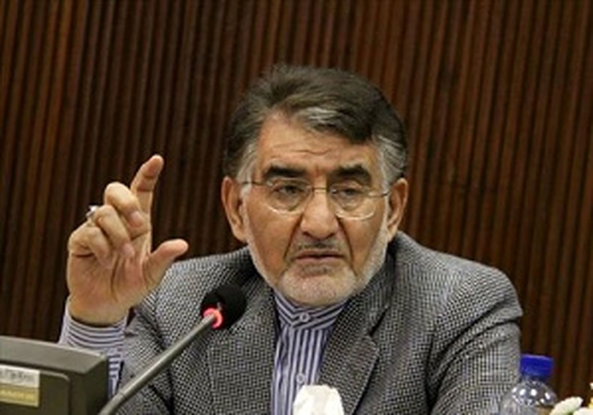 سیاسیون دست از سر اقتصاد بردارند