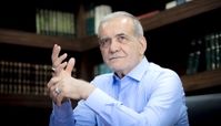 مدل ایستادن پزشکیان در مقابل مادر شهید رئیسی سوژه شد + عکس