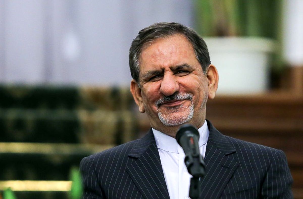 سر دادن شعار "اسحاق دوستت داریم" در حین سخنرانی روحانی در کرمان
