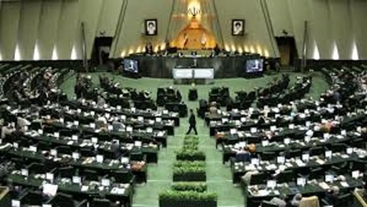 توقف ثبت سفارشات خودرو و افزایش تعرفه واردات در دستور کار نمایندگان