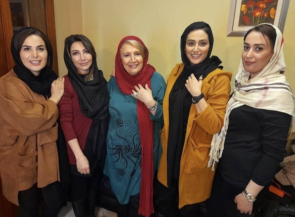 شهین تسلیمی در جمع دوستانش + عکس