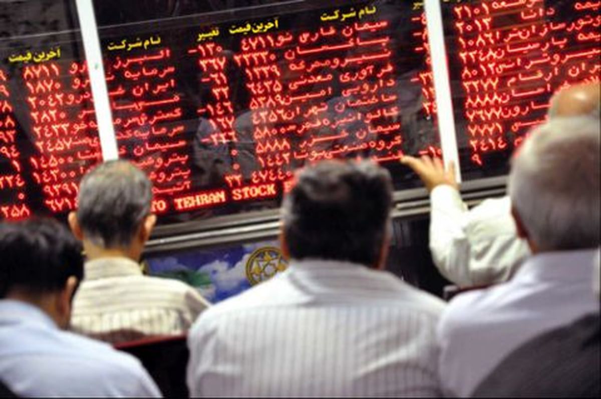 شاخص کل بورس در پایان معاملات امروز 215 واحد رشدکرد