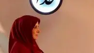 چهارپایه شادی خانم مجری روی زمین+عکس