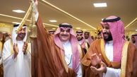 محمد
بن سلمان شمشیر طلا هدیه داد