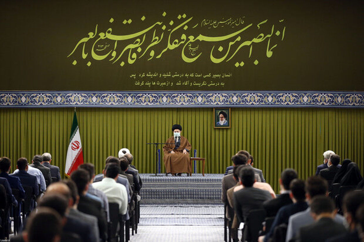 رهبر انقلاب: مطالبه‌گری باید با ادبیات منطقی، هوشمندانه و جداً به‌دور از دعوا و تند و تیزی باشد