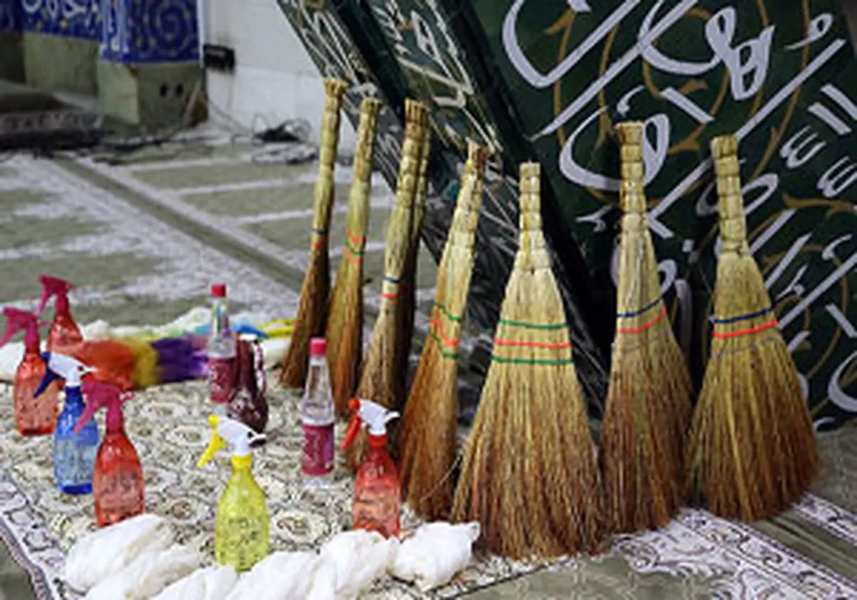مسجد دانشگاه تهران غبارروبی می‌شود 