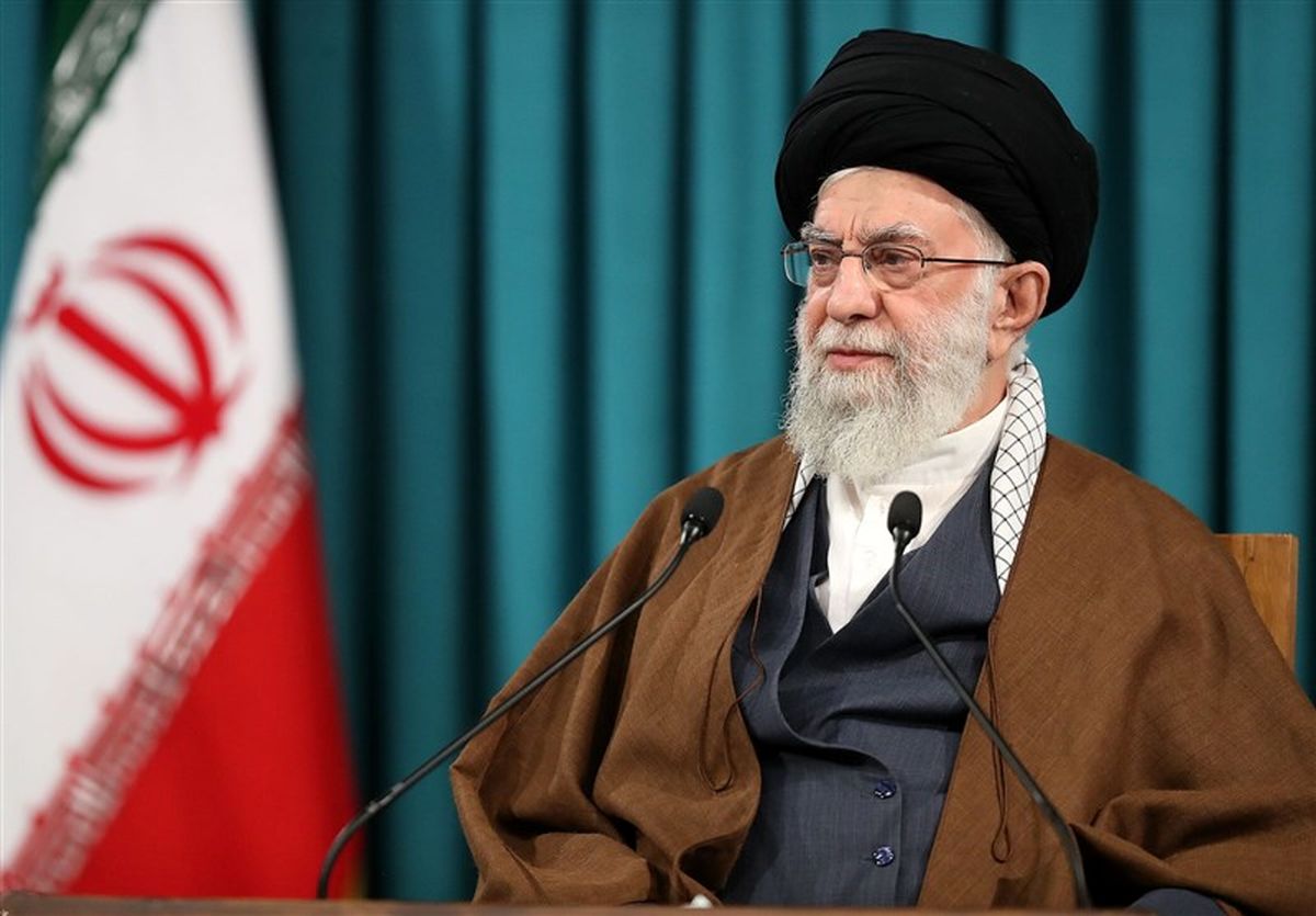 رهبر انقلاب: آمریکا در همه چیز از ۲۰ سال قبل ضعیف‌تر شده است