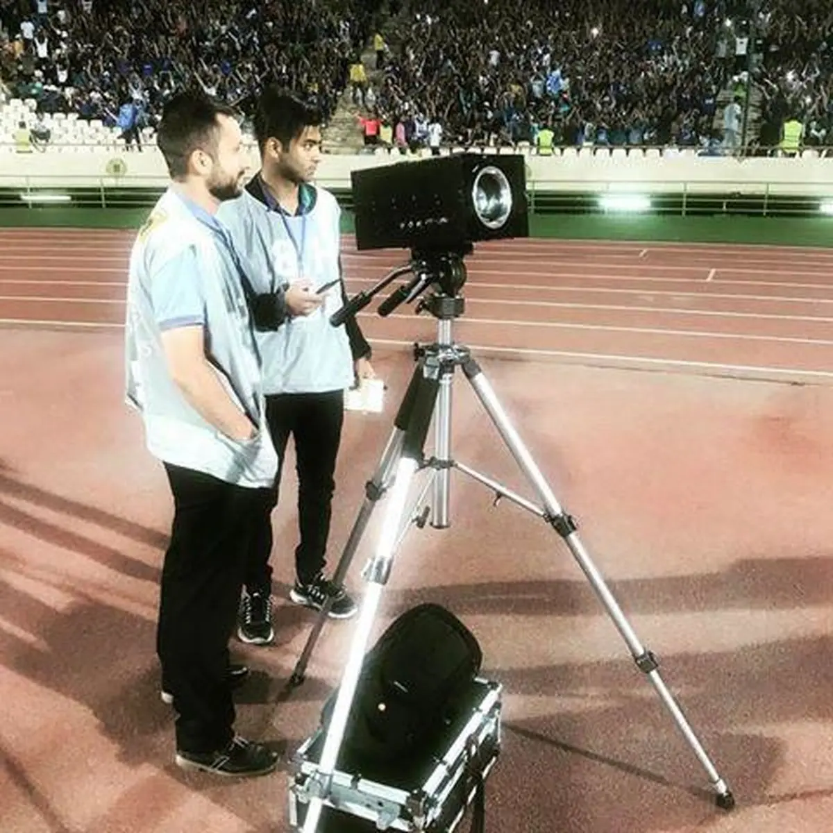 لیزریاب استقلالی در آزادی ! (عکس)