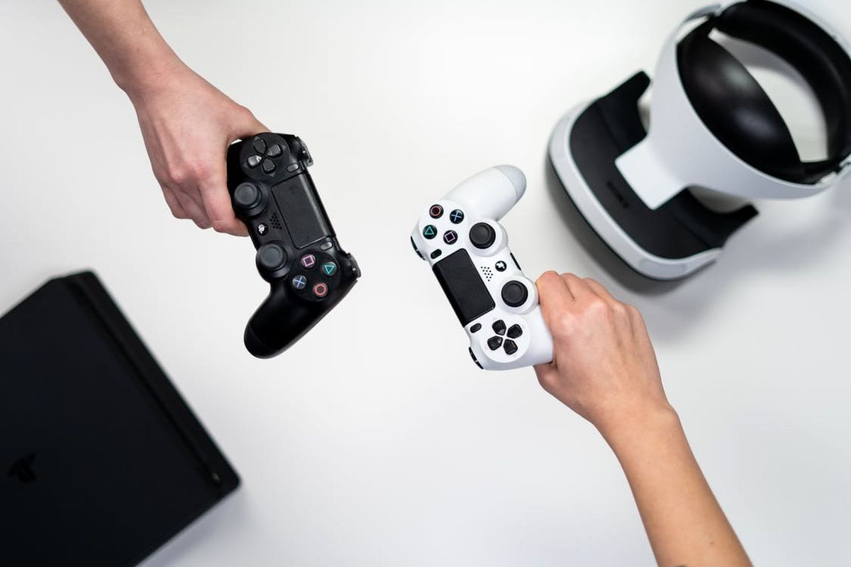 Ps5 یا ps4 ؟ کدام به‌صرفه است؟