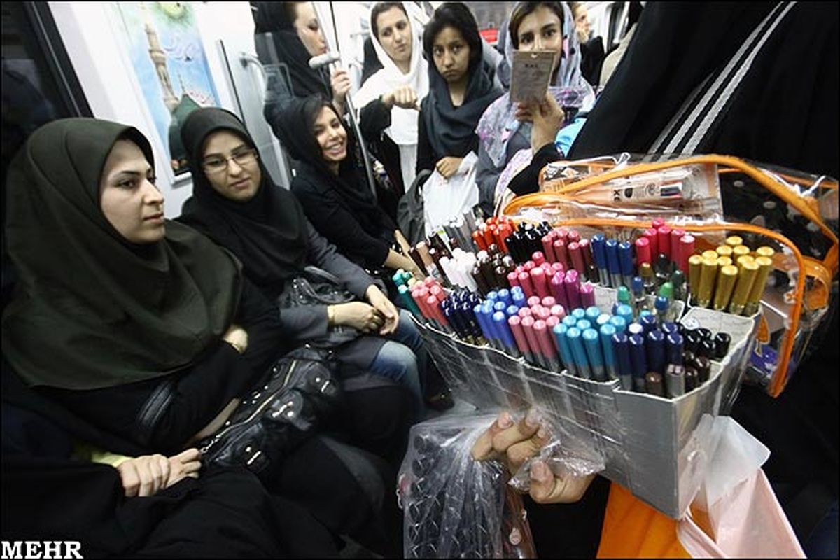 سوراخ کردن بدون درد گوش در مترو!