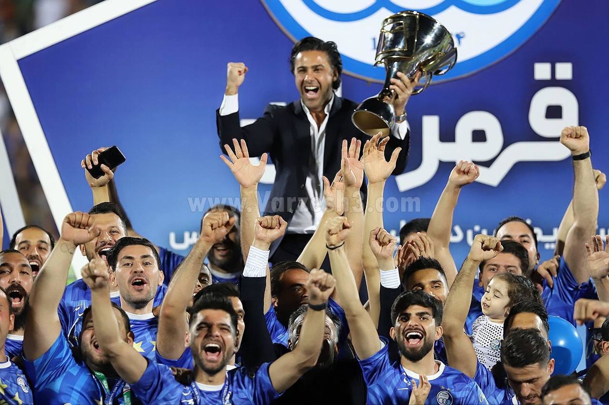 فرهاد مجیدی با بغض و بدون حرف آزادی را ترک کرد