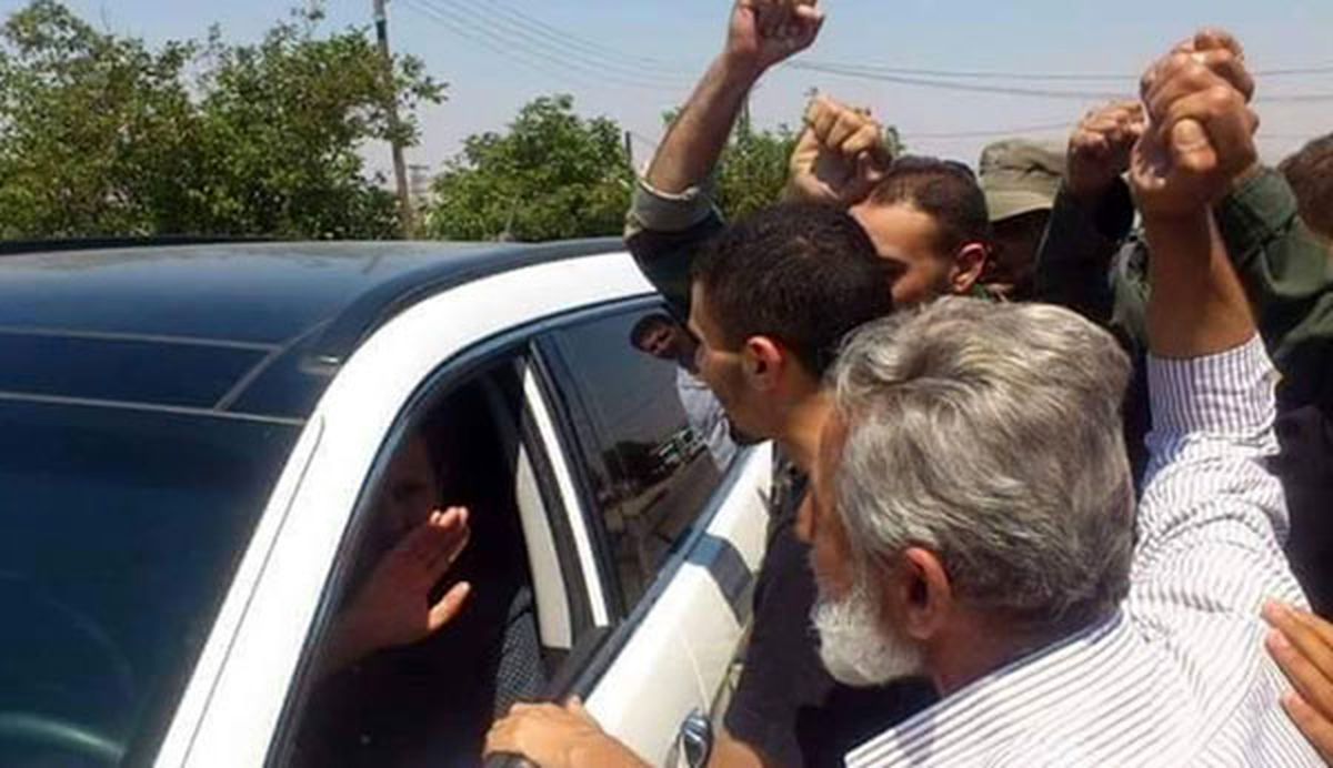 عیادت بشار اسد و همسرش از مجروحان روستاهای حماه / عکس