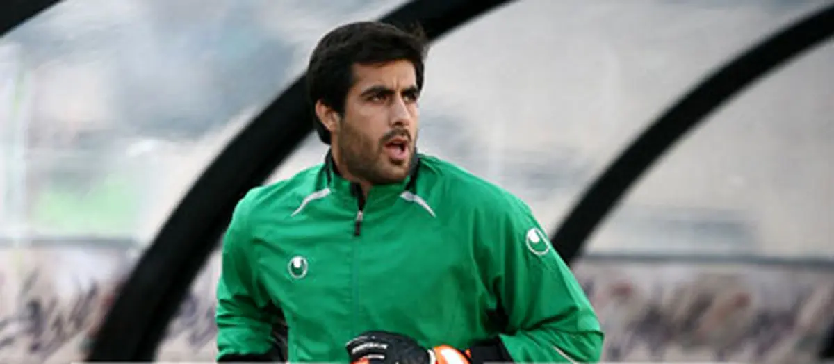 واکنش فنایی به سرخ پوش شدن صادقی