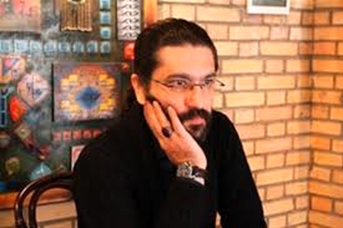 امیرحسین مدرس در کنار پسر و همسرش
