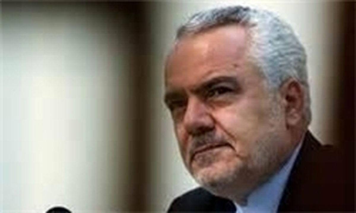 رحیمی و عباسی وارد سالن شدند