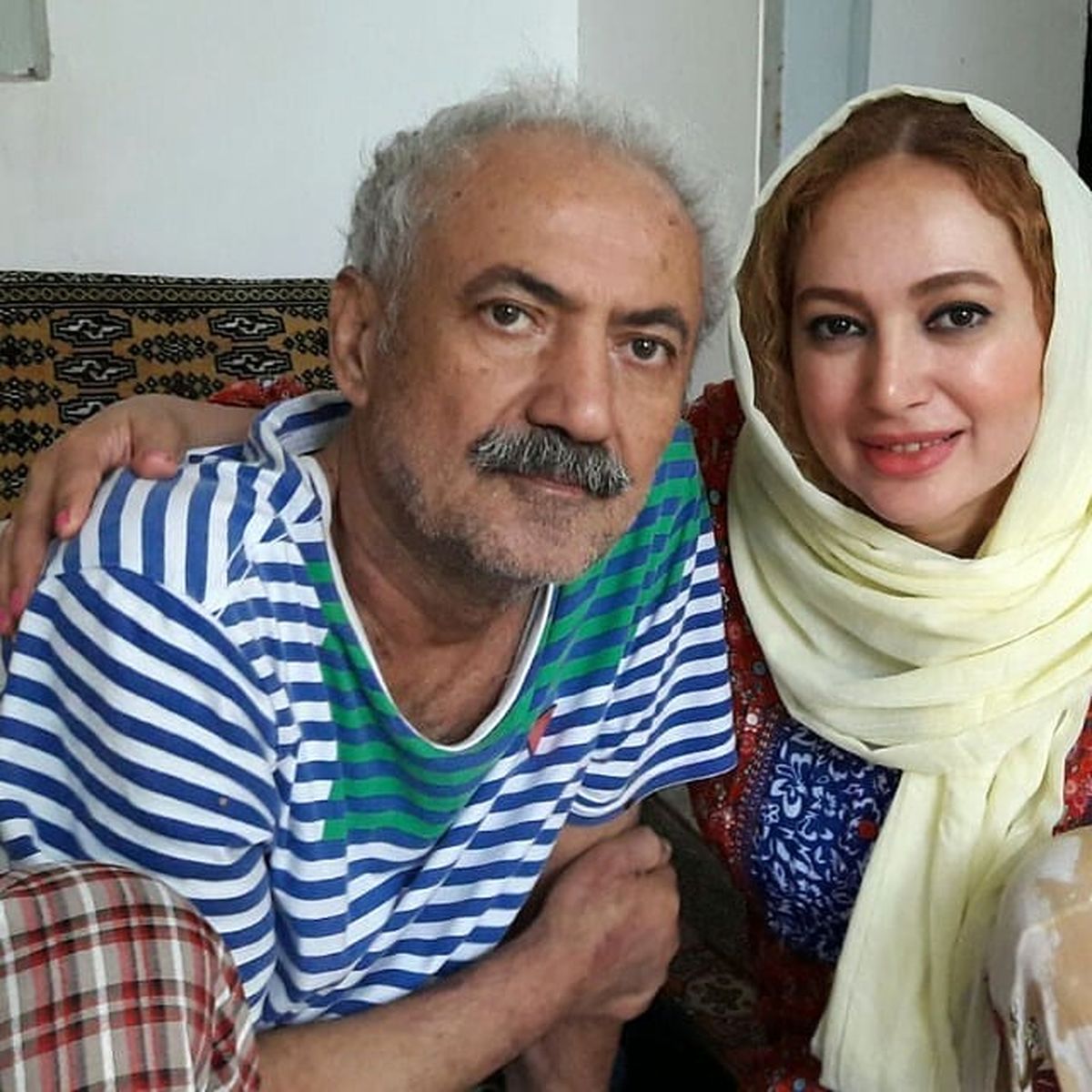 عکس خانم بازیگر جنجالی در کنار پدرش