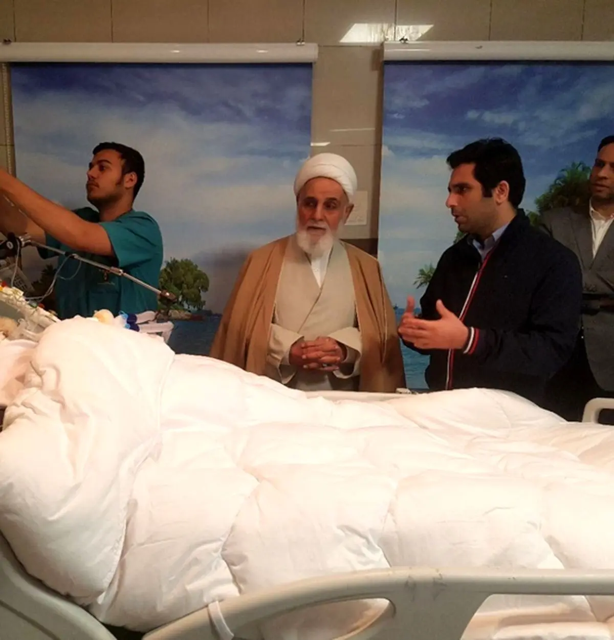 عیادت حجت‌الاسلام ناطق‌نوری از استاد اخلاق