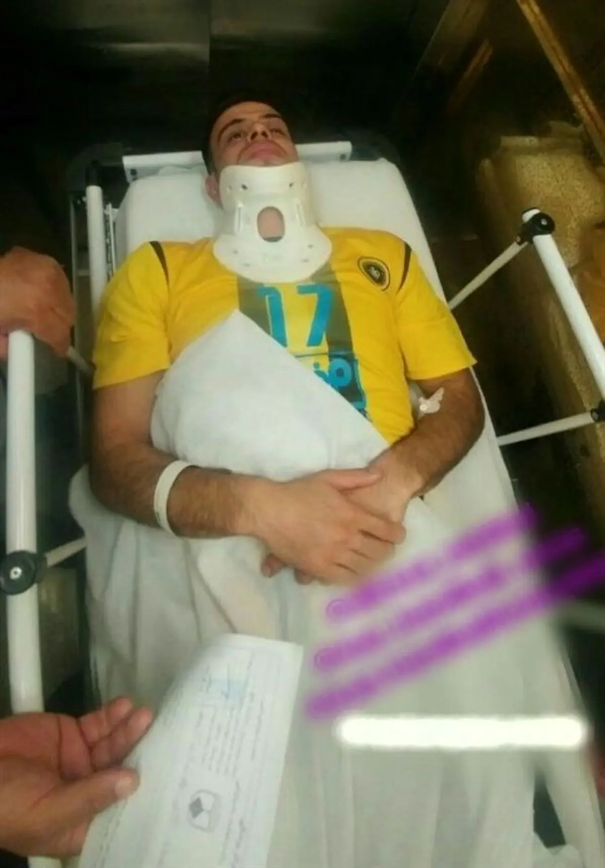 بازیکن سپاهان راهی بیمارستان شد