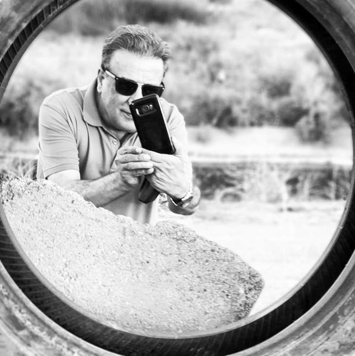 هنرنمایی آقای بازیگر در عکاسی + عکس