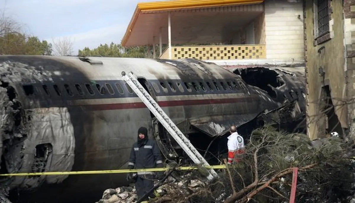 اولین عکس از داخل منزل مسکونی پس از برخورد هواپیما