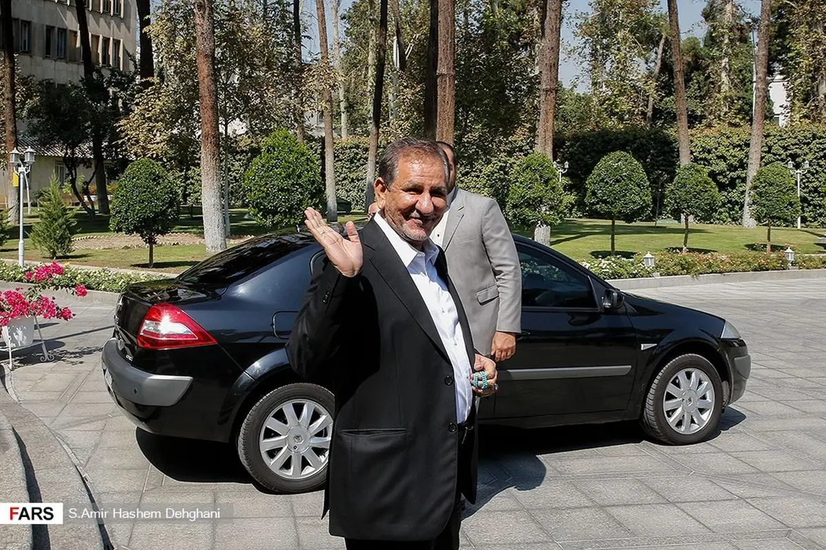 خودرویی که جهانگیری با آن از هیات دولت رفت