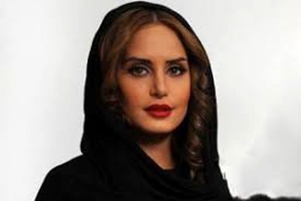 گردش الناز شاکردوست در باغ فردوس با مادرش