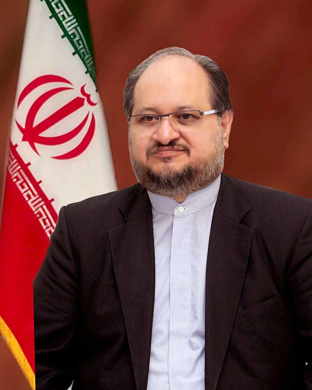 شریعتمداری:سازمان ملی استاندارد چراغ راه ماست
