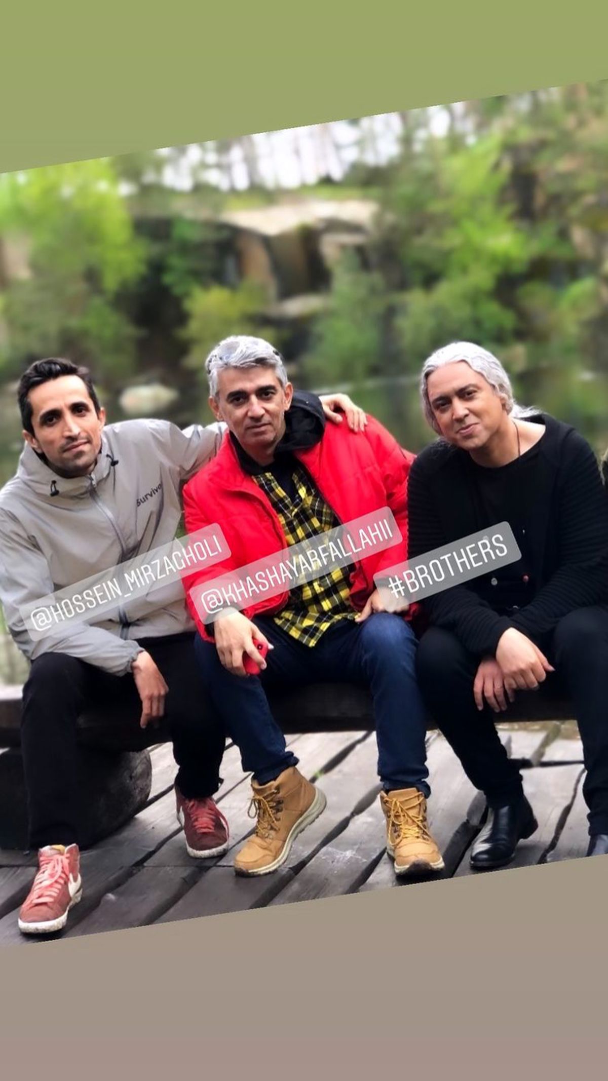 مازیار فلاحی در جمع دوستانش + عکس
